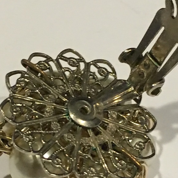 Vintage Faux Pearl Cluster Earrings - Picture 6 of 8